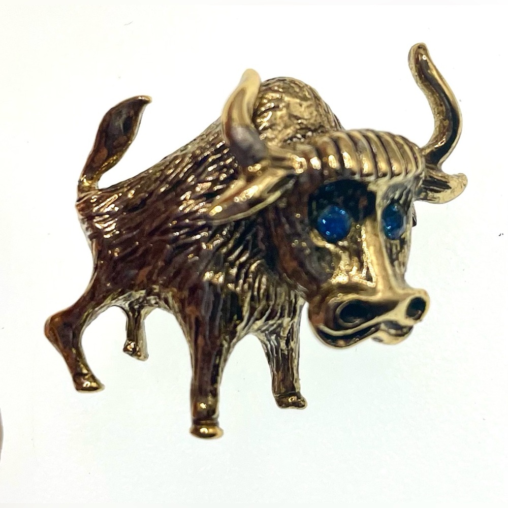 Vintage Scatter Pin Textured Gold Tone Bull Brooch Blue Crystals Eyes Trending